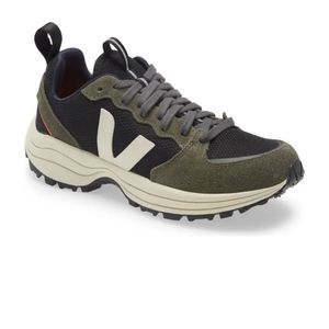 Veja Venturi Sneaker size 8